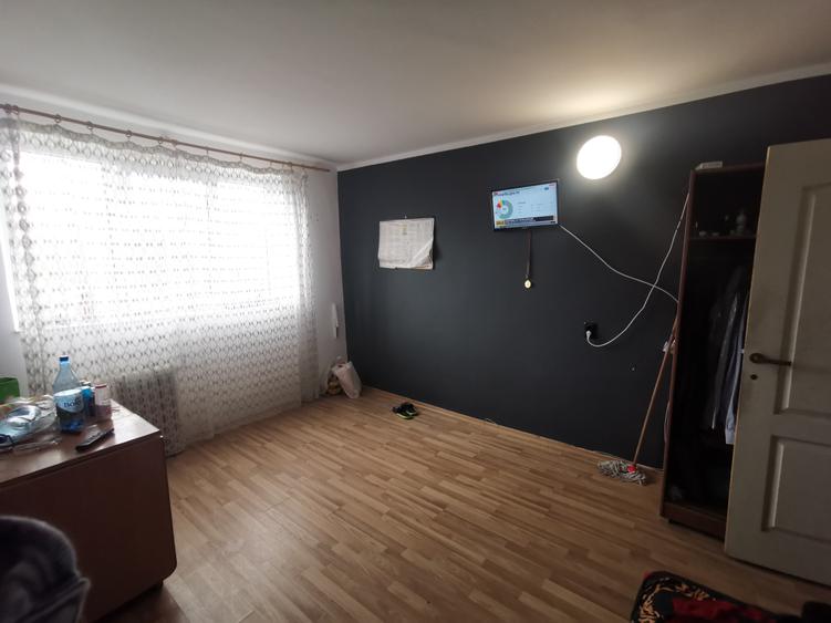 Garsoniera zona Cornisa