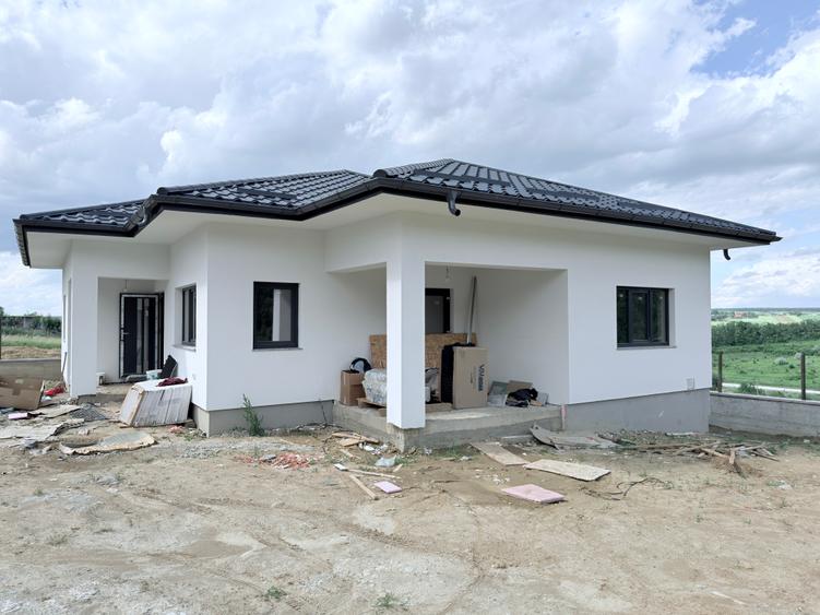 Casa noua la cheie pe parter la Lebada