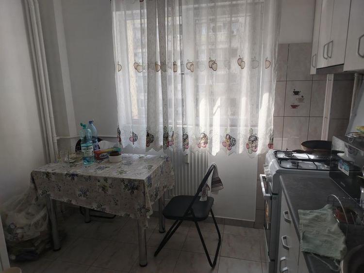 Garsoniera decomandata, bloc mixt Iancului Magura Vulturului