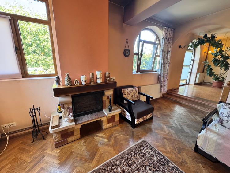 Casa individuala P+1+M amplasata pe un teren de 1612 mp.