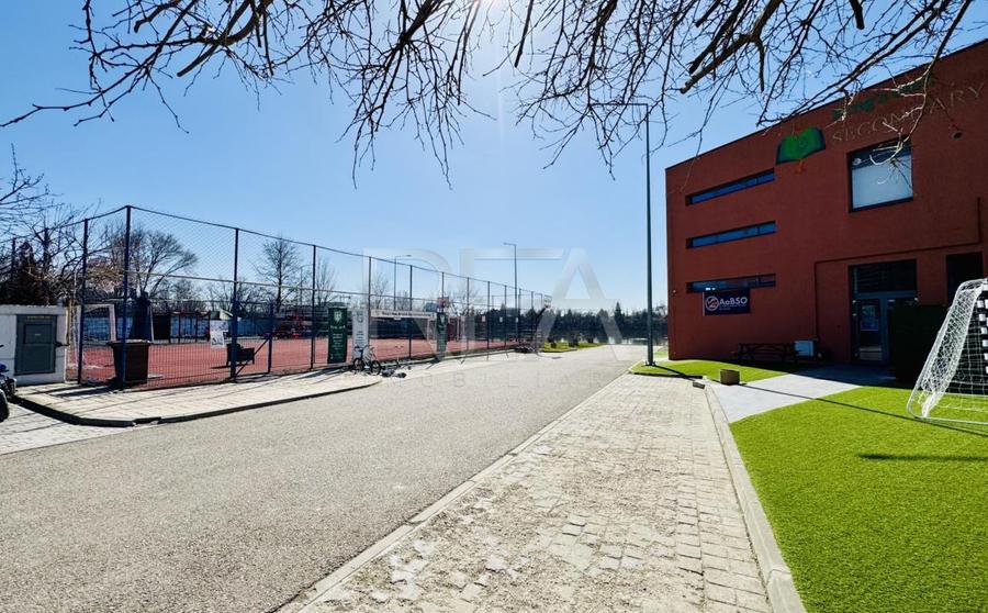 5 camere cu promenada la lac, parcare si boxa incluse
