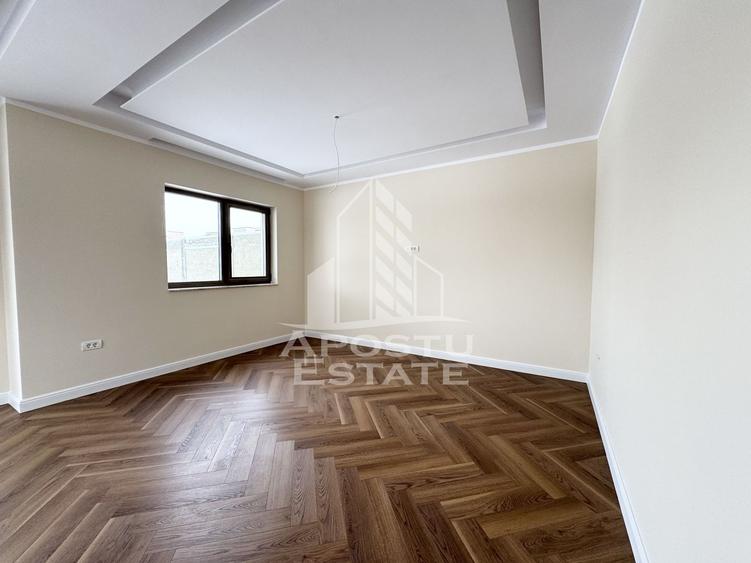 Duplex cu perete dublu, 4 camere si 3 bai finalizat, toate utilitatile