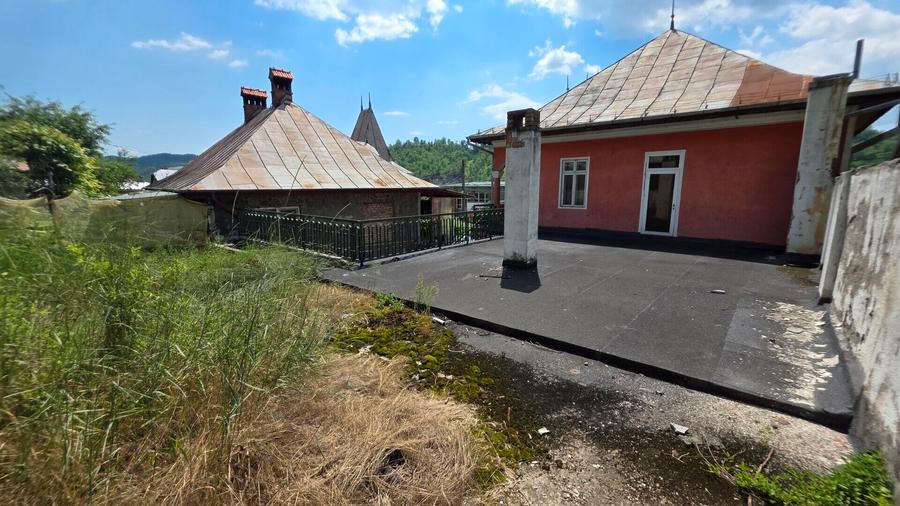 De vanzare spatiu comercial - COMARNIC la DN1