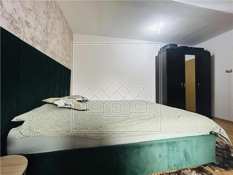 Ap cu 3 camere, 81 mp utili, tip mansarda, Zona Cedonia
