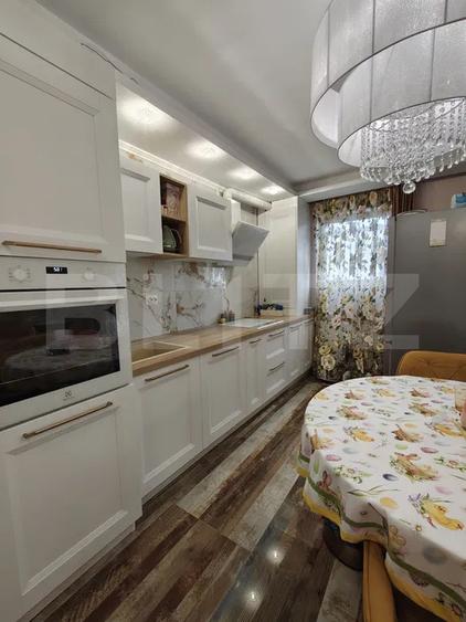 Apartament lux, 3 camere, 71 mp, parcare, etaj intermediar, zona Vivo