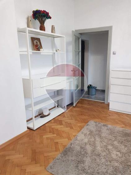 Apartament cu 2 camere de închiriat în zona Tineretului