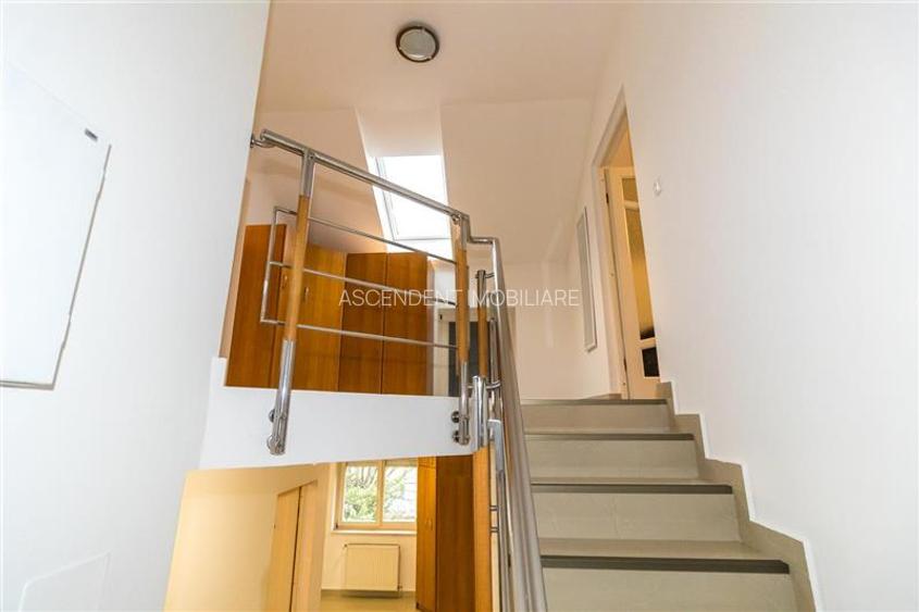 Vila distincta, panorama urbana, amplasare de top, Zarnesti, Brasov - 27