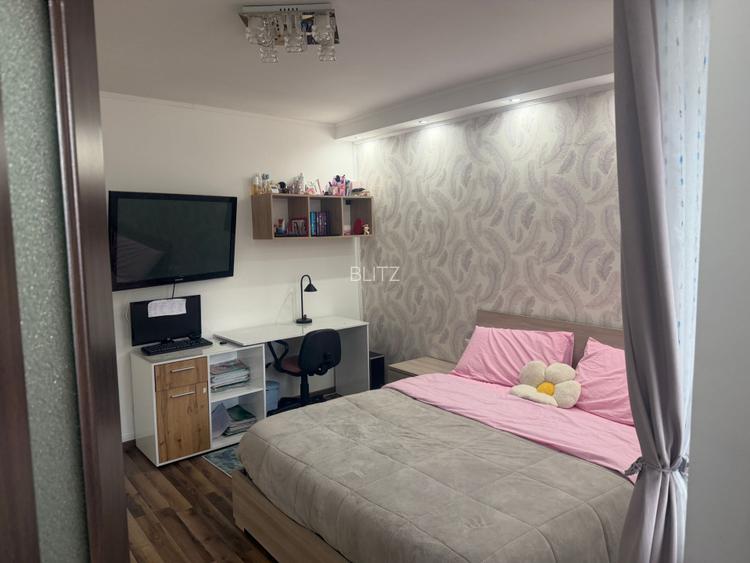 CASA DEOSEBITSA MOBILATA in stil italian ,zona podul VIORELE , teren 280 mp - 13