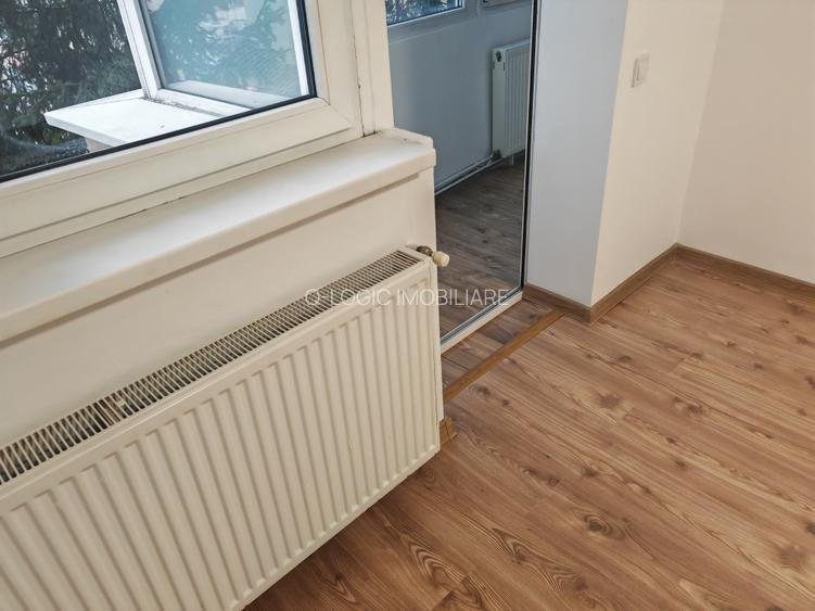 Apartament 3 camere liber la vanzare zona Astra - 2