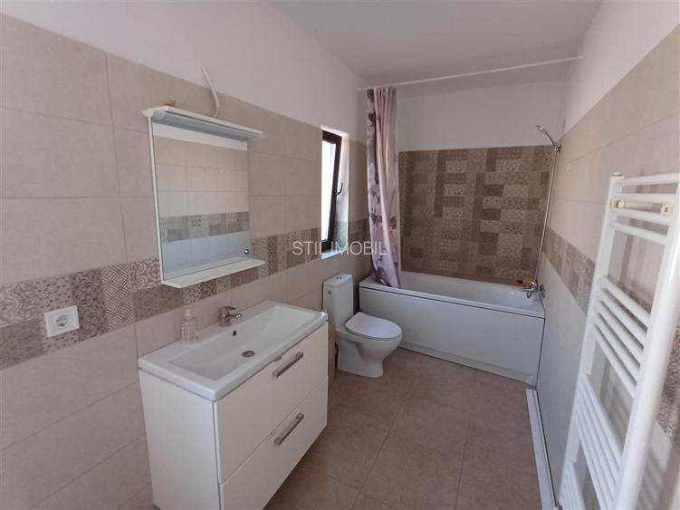 Casă 4 camere, 2 Locuri de parcare-Zona Valea Adanca- 830 euro - 26