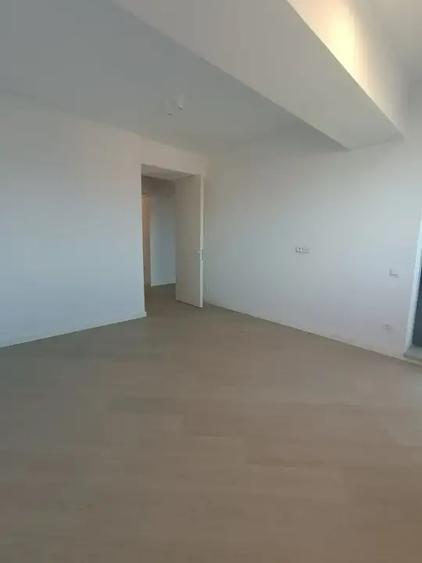 Apartament 3 camere premium în Cortina North | Etaj 5 | Balcon | Vedere panorami