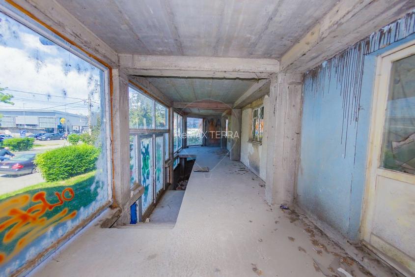 Spațiu comercial cu apartament la pachet, de vanzare Bulevardul Traian - 7