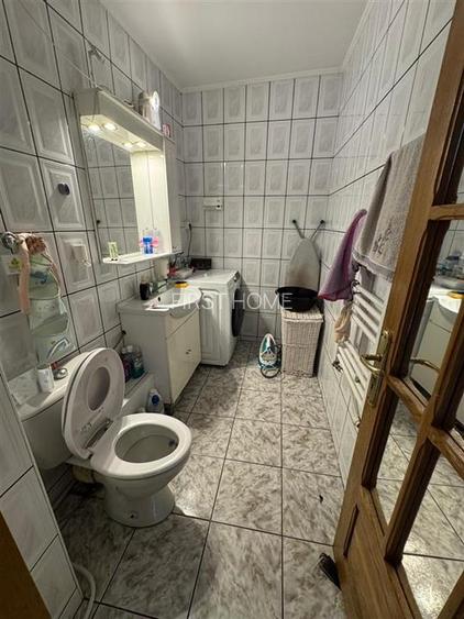 3 camere, etaj 3 cu acoperis, 2 balcoane , 2 bai, zona centrala - 10