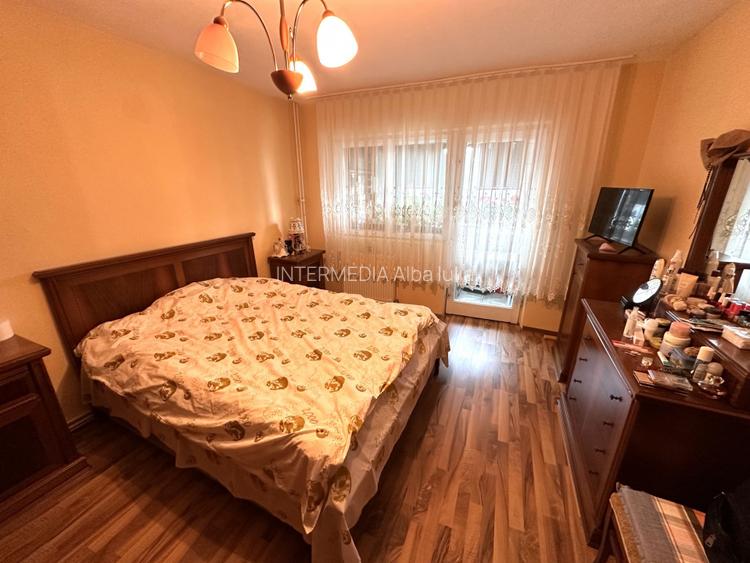 Vanzare Apartament 4 camere modificat in 3 CETATE M-uri vedere Parc 2 bai 2 balc - 2