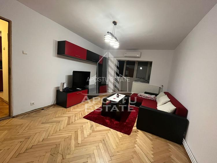 Apartament cu 3 camere, decomandat, 2 bai, zona Soarelui - 2