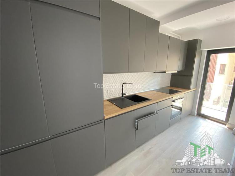 Apartament cu 3 camere de vanzare in Piata Victoriei - 4