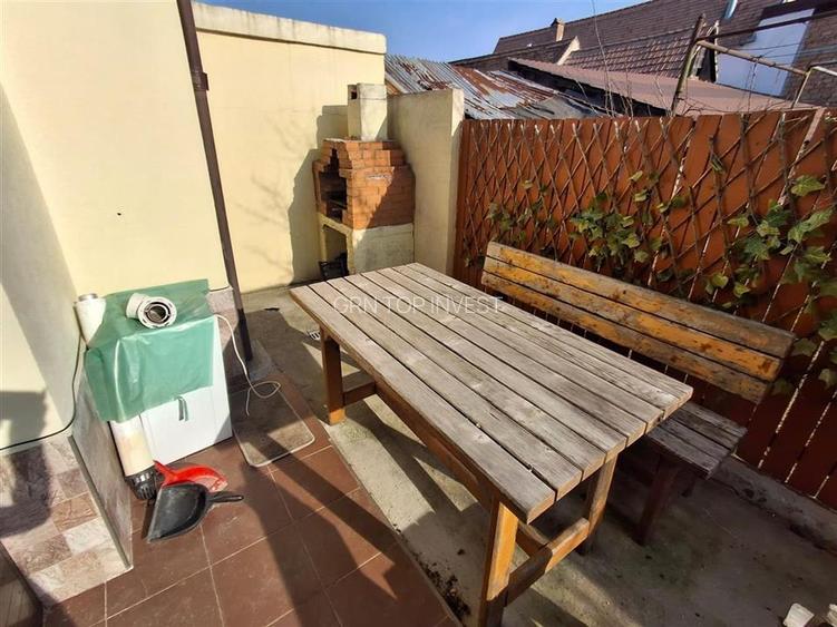 Casa 5 camere 2 bai parcare zona Turnisor - 13