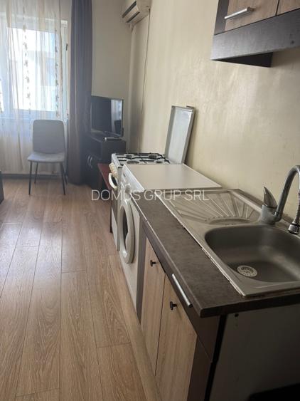 Oferim garsoniera de inchiriat etaj 2 Central, str Stefan Cel Mare - 11