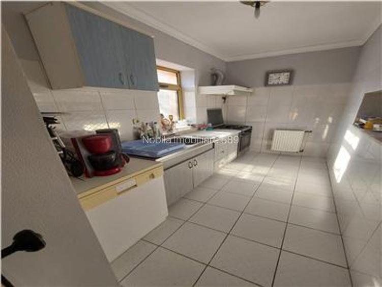 CASA DE FAMILIE in zona rezidentiala ultracentrala Onesti DE VANZARE - 12