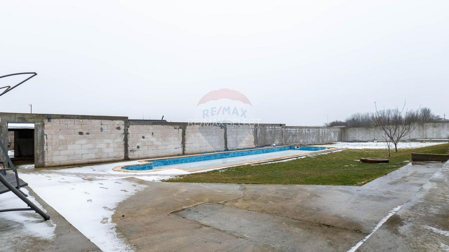 Vilă cu piscină –ideală pentru familie sau pensiune, Bacu-acces A1/A0 - 9