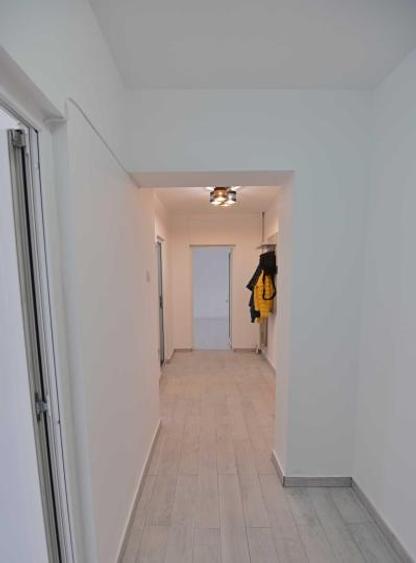 Bulevardul Decebal, stradal, RENOVAT RECENT,metrou Piata Muncii