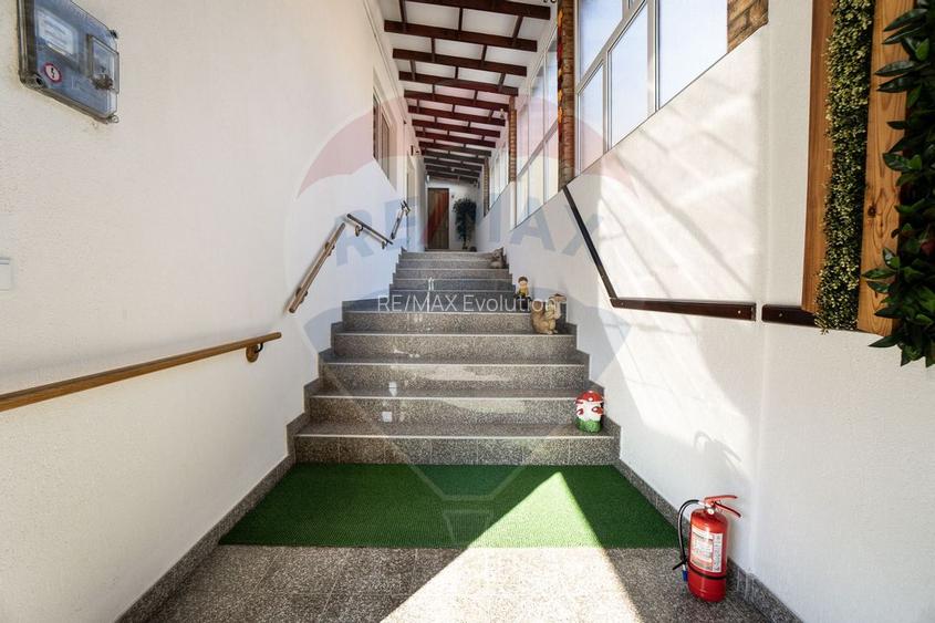 Oportunitate rară: Casă de vacanță sau Pensiune în Poiana Mărului - 7