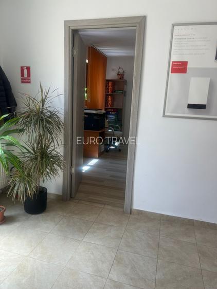 Casa la sol, renovata ,caramida, pentru locuit sau spatiu birouri, zona  buna - 11