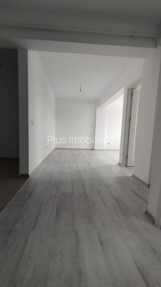APARTAMENT 2 CAMERE, DECOMANDAT, BLOC NOU, ETAJ INTERMEDIAR - 7