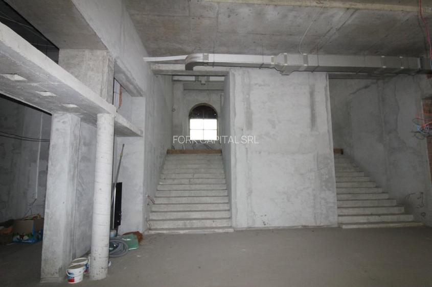 Sediu comercial perfect pentru clinica medicala, spital privat sau camin de batr - 9