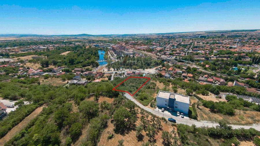 De vânzare Teren în Oradea, cu panoramă, 4506 mp, zona Dealuri - 4