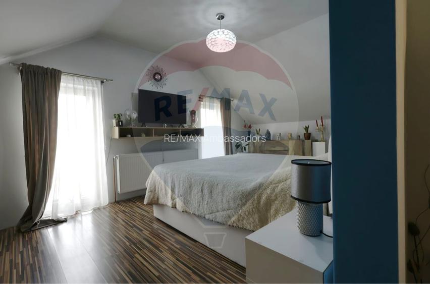 Apartament cu 3 camere de vânzare - 19