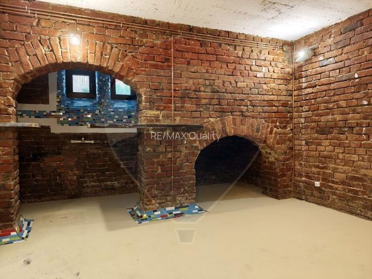 Casă / Vilă din perioada interbelică proaspăt renovată - 4