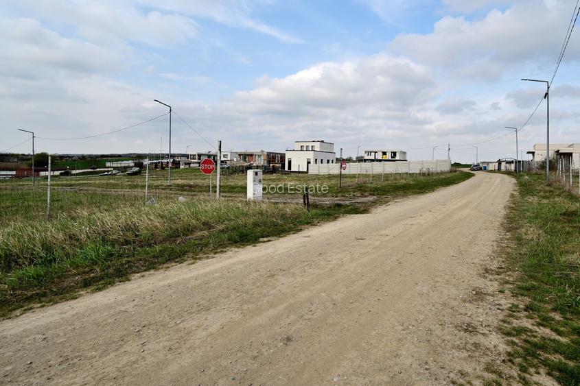 TEREN 2000 mp intravilan utilitati in Izvorani la 140 metri de Delta SNAGOV - 4