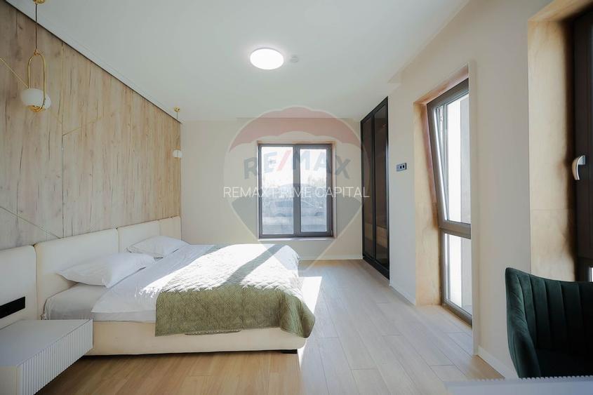 De vânzare Vilă cu 8 camere în Sânmartin, 290 mp util, teren 1100 mp - 39