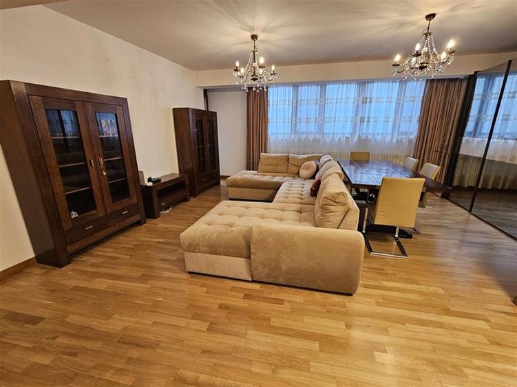ARCUL DE TRIUMF, 2008, ET 1, 88 MP, RENOVAT, MOBILAT, GARAJ!