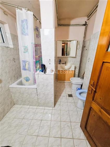 Apartament 4 camere in casa, zona Patria, Central, cu acces auto in curte - 11