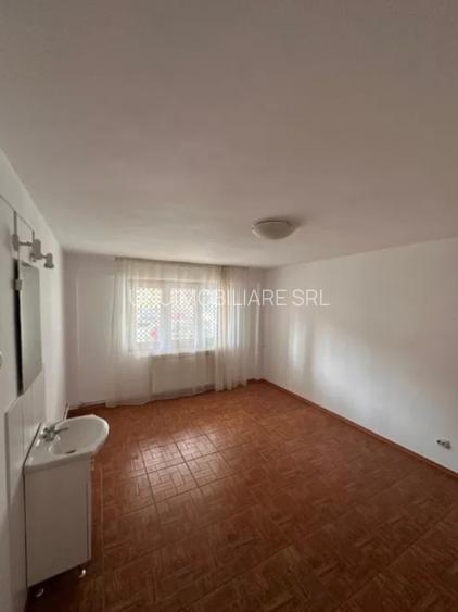 Apartament patru camere - parter - Școala nr. 9 - 3