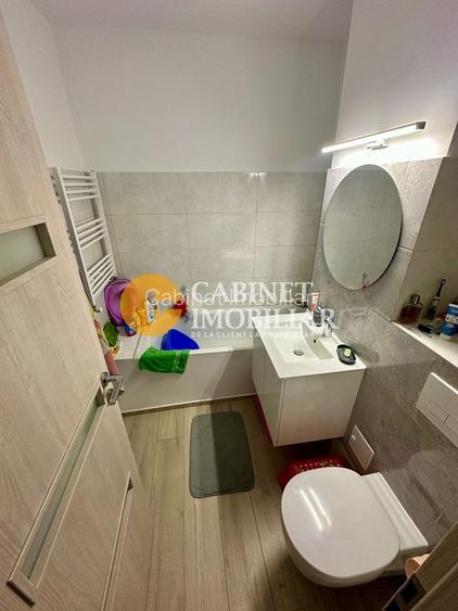 4 CAMERE RENOVAT - ETAJ 3 - BLOC DIN 1990 - ROND ZIMBRU - 11