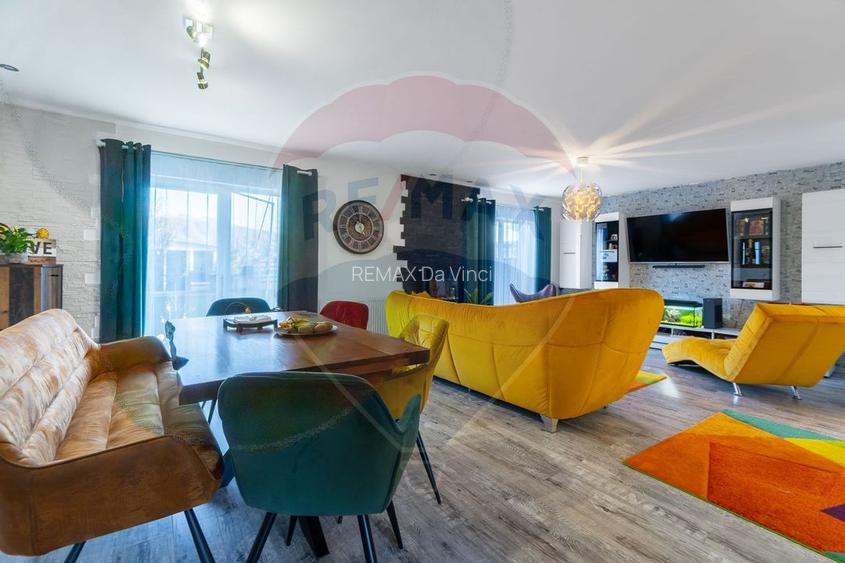 Casă / Vilă cu 4 camere de vânzare în zona Central - 9