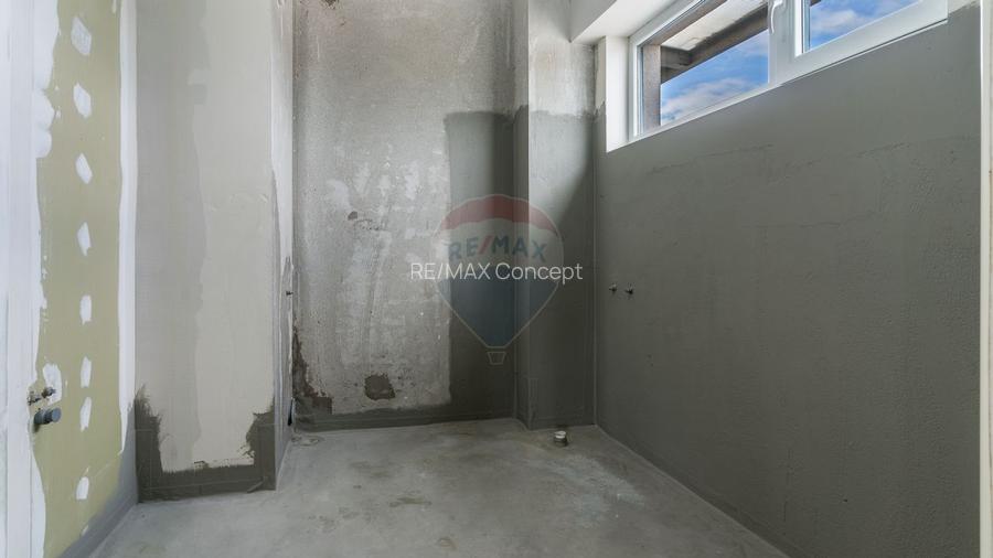 Apartament semifinisat, de Lux, zona semicentrală, 248mp SC, 154mp SU - 32