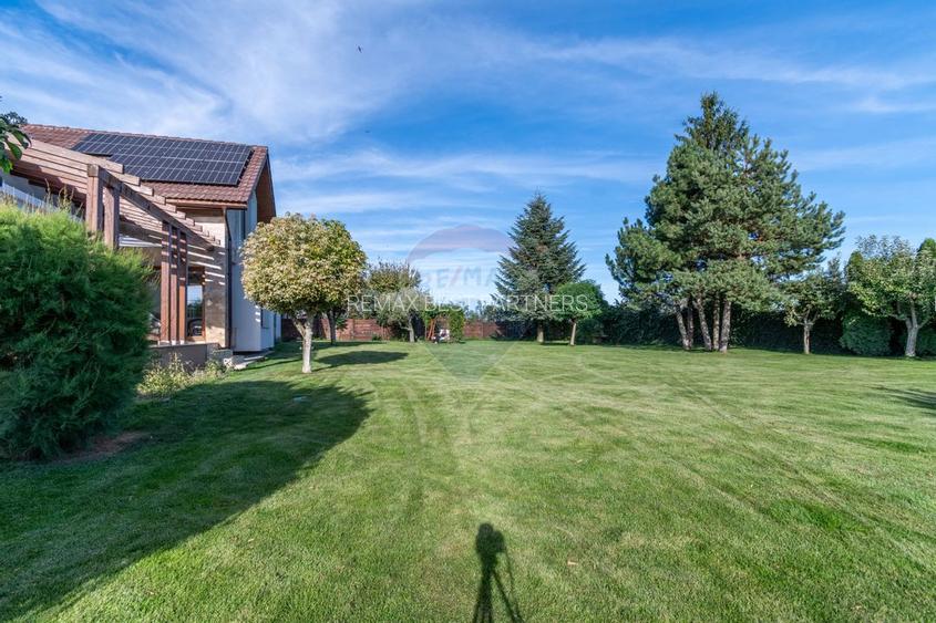 Proprietate exclusivista de vanzare: 2 case | 9 camere | 2000 mp teren - 23