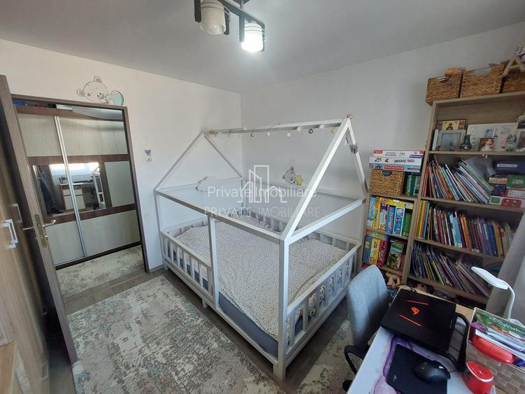 Apartament 3 Camere , De Vanzare, 22 Decembrie, 7 Noiembrie - 6