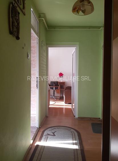 Apartament 2 cam decomandat, et 3/8, 380 euro, Buzoieni, piata Rahova - 16