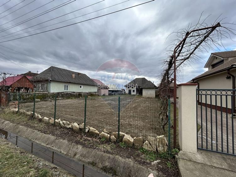 Constructie de caramida cu 3 camere de vânzare in centrul com. Salsig - 5