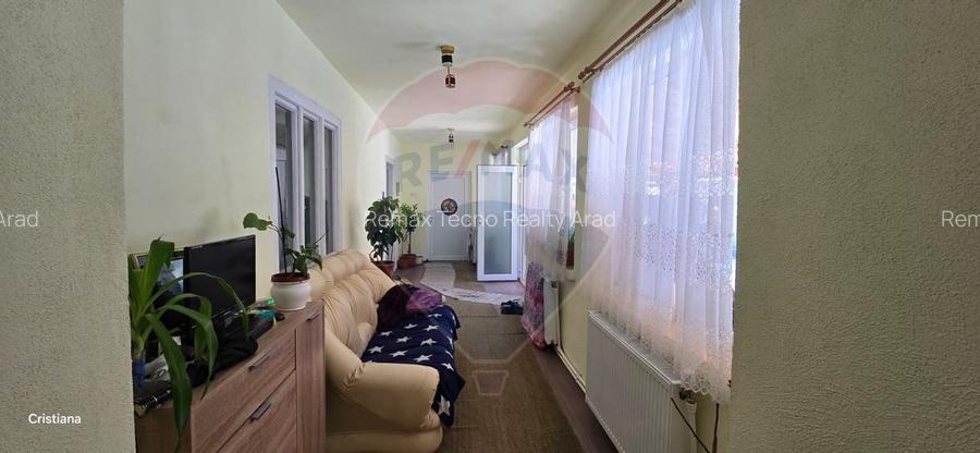 Casă cu anexă, livadă și panouri fotovoltaice - 12