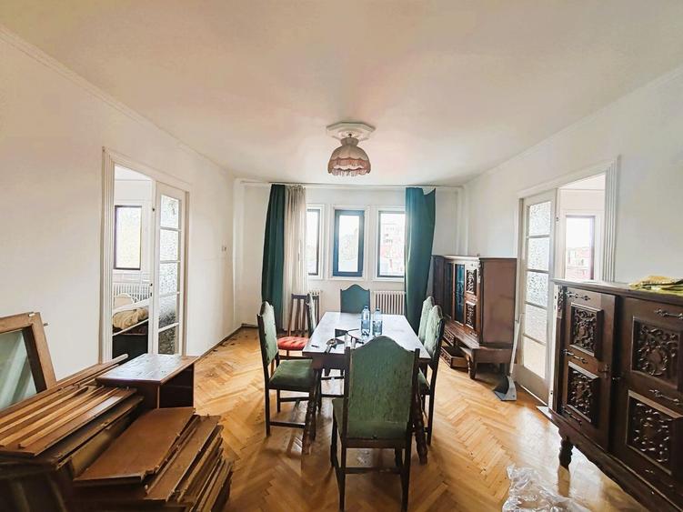 Vanzare apartament 5 camere 152 mp