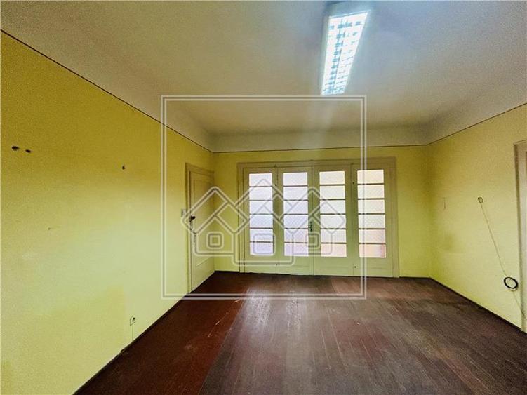 Casa cu teren mare de 1147 mp si 110 mp utili - Cisnadie