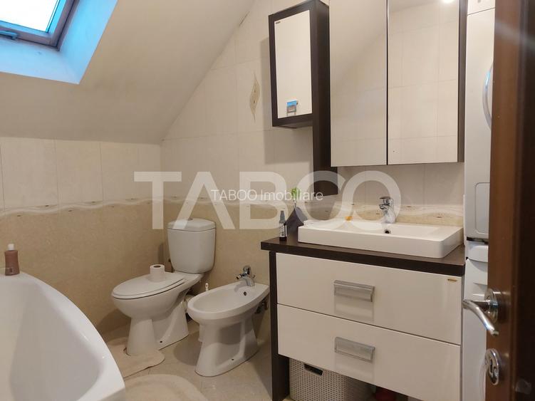 Duplex de vanzare P+M 100 mpu 4 camere curte libera 110 mp Cisnadie - 21