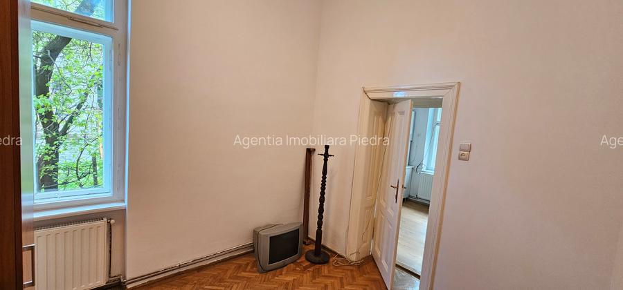 Vand garsoniera la casa situata in zona Parcului Sub Arini,parter,25m+147m teren - 7