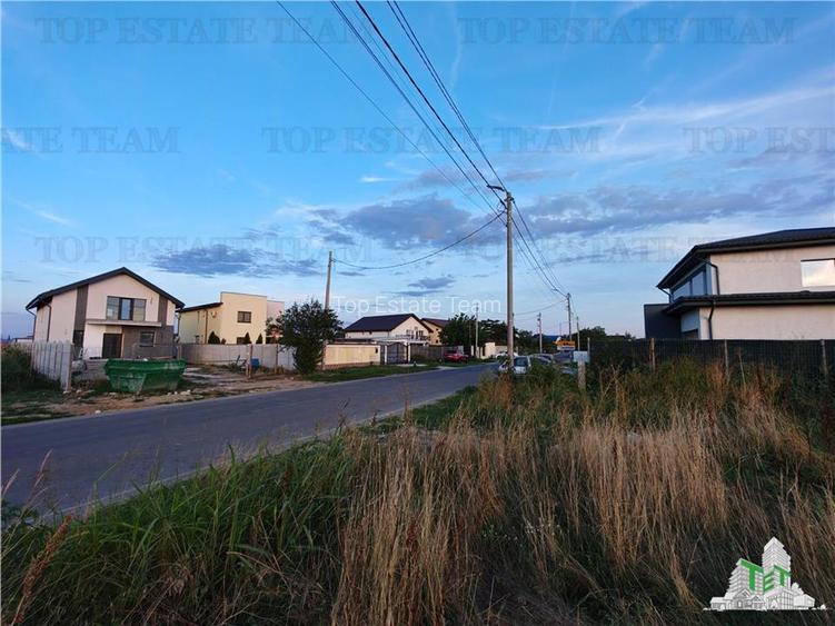 Teren intravilan pentru constructii stradal, 2965 mp, cu toate utilitatile si de - 2